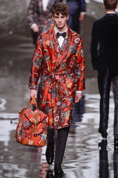 Look 37